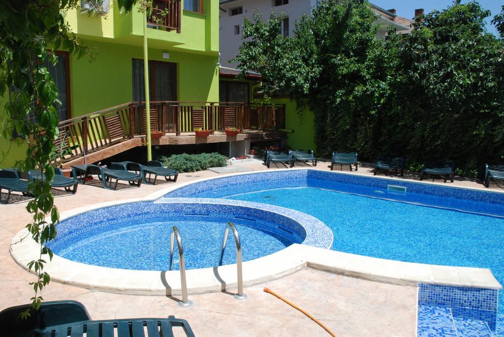 Green Hisar Hotel Family Hisarya Bagian luar foto