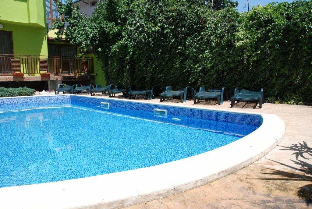 Green Hisar Hotel Family Hisarya Bagian luar foto