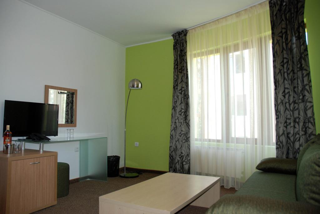 Green Hisar Hotel Family Hisarya Bagian luar foto